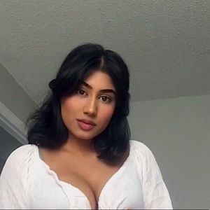 Meet your Posher, Malissa